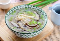 Shiitake miso soup mushrooms savory realfoodforlife onion spinach